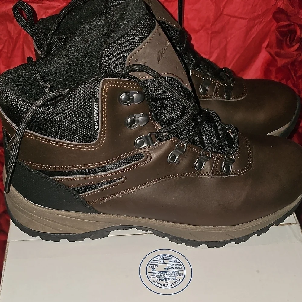 Eddie Bauer sturdy leather